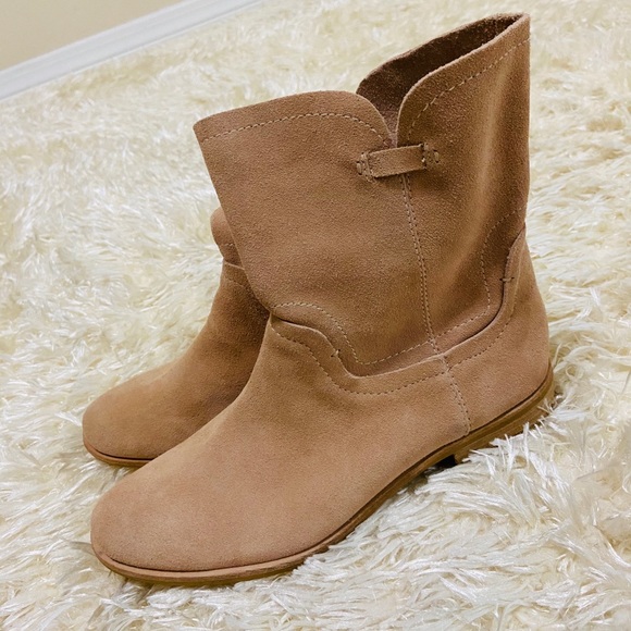 NWOT!SPLENDID Suede Fine Leather Upper Cream Boots - Picture 6 of 6